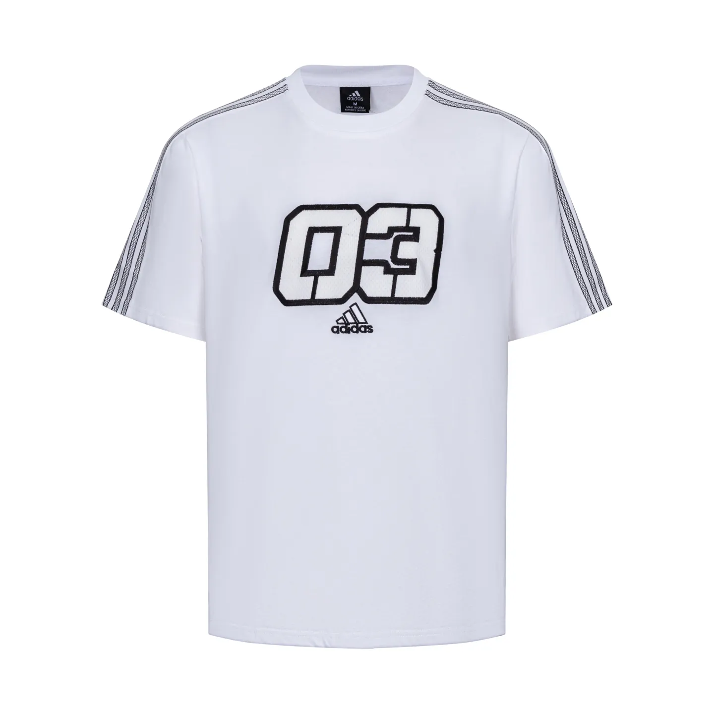 adidas Clover 03 Archive Tee short-sleeved men's and women's couple's T-shirt, a replica of the 2003 Classic design, black and white main color + "03" number on the chest, full of retro feeling! The three stripes on the shoulders are very recognizable. Made of 230g pure cotton, soft and breathable, super comfortable to wear in summer. Slightly loose fit, same style for men and women. It can be worn casually with jeans or sweatpants. It can be easily used for daily commuting and leisure. It is a must-have Versatile item in the wardrobe. Style number: A 251# Color: Black White Size: S M L XL XXL